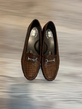 SAS Brown Croc-Embossed Slip-On Loafers with Metal Bit